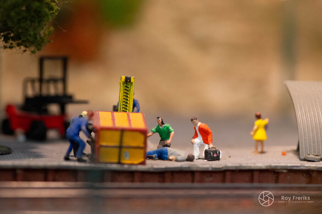 Miniatuur figuurtjes met dozen