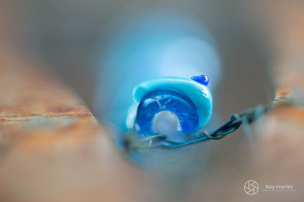Blauw object met wazige achtergrond